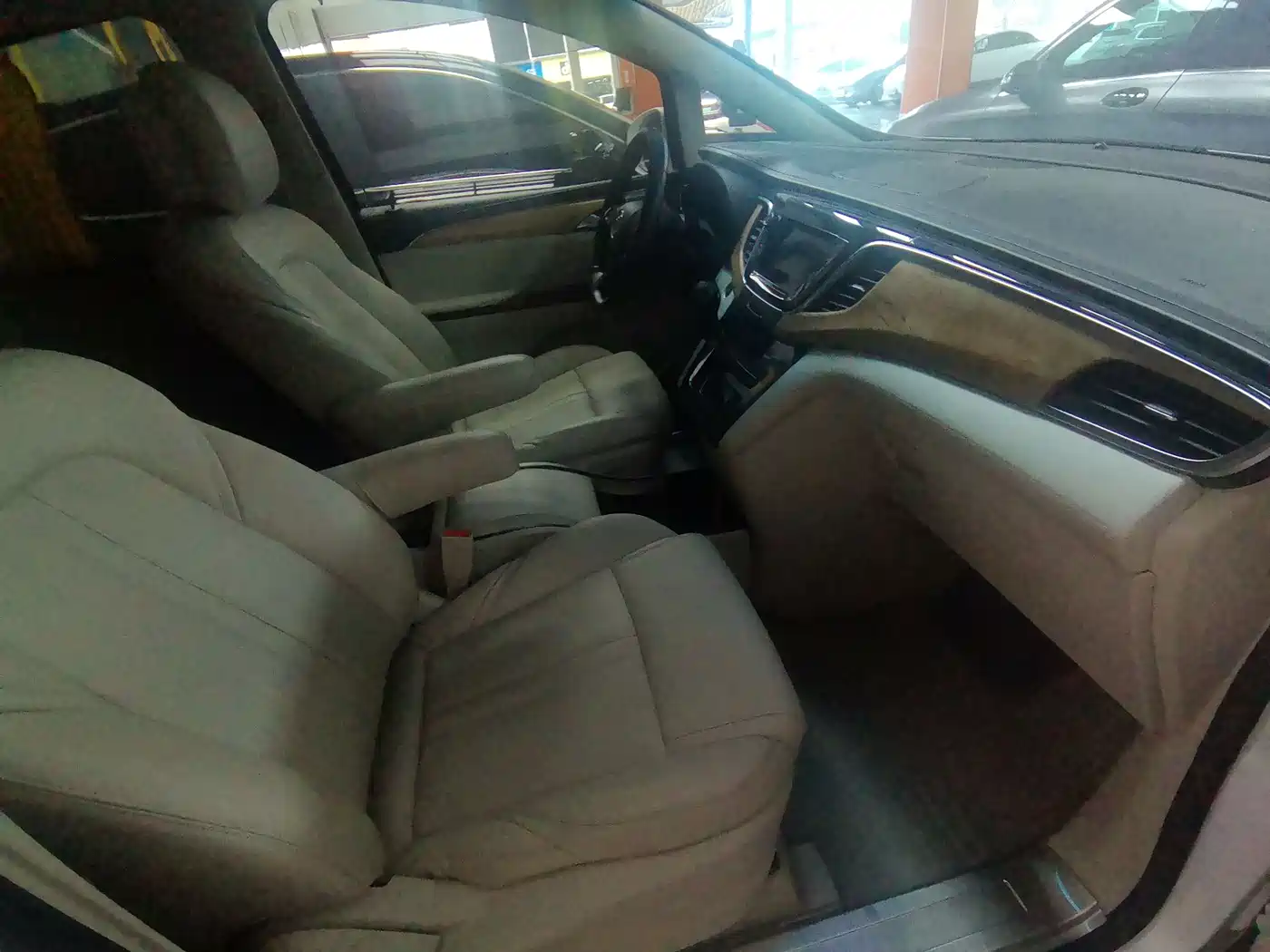 Buick GL8 2017 ES 28T Comfort Type China V фото 14