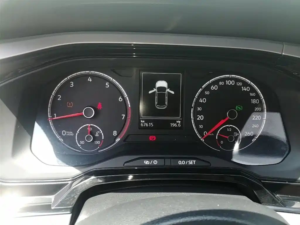 VOLKSWAGEN POLO