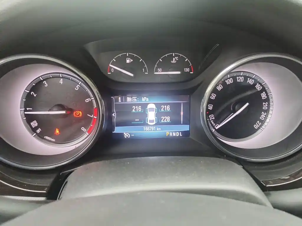 Photo 4 - Buick Verano