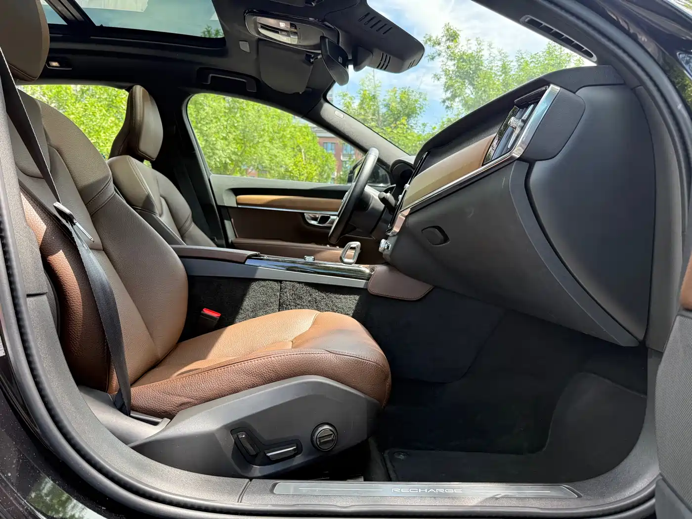 VOLVO S90 PLUG-IN HYBRID