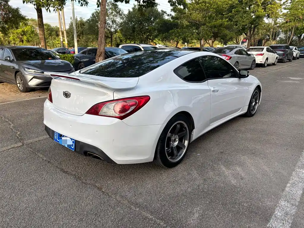 Hyundai Genesis Coupe 2012 2009 2.0T Automatic Elegant Edition