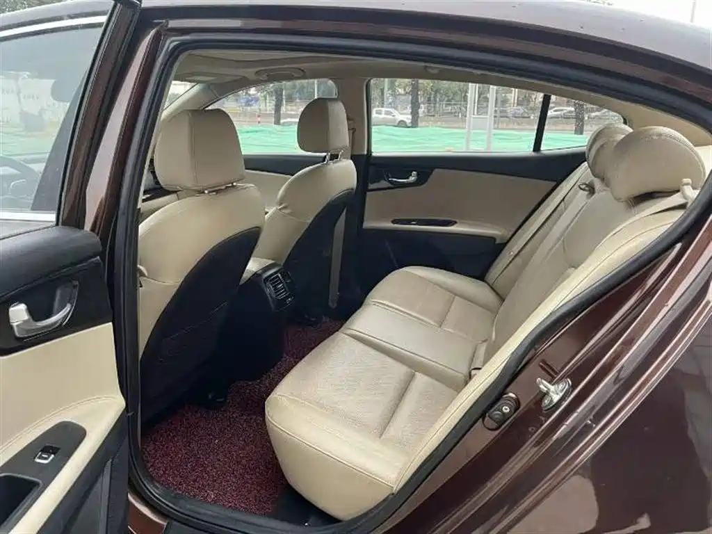 Kia K4 2014 1.8L Automatic DLX фото 6