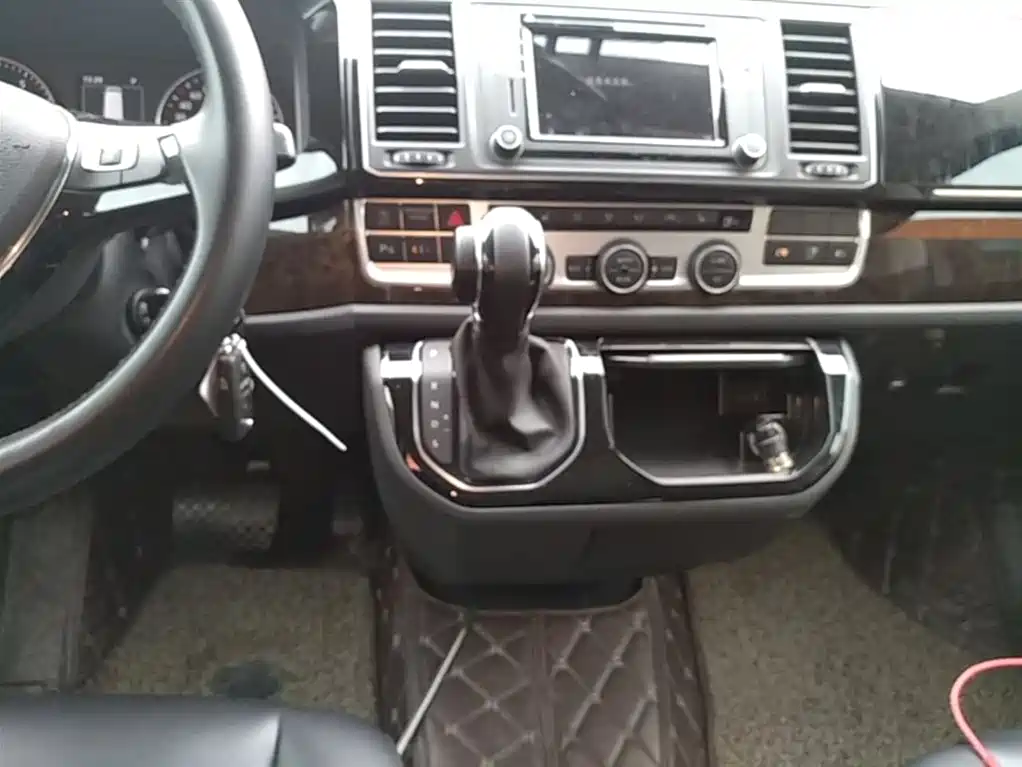 Volkswagen Multivan 2018 2.0TSI 2WD Luxury Edition 7-Seater фото 14