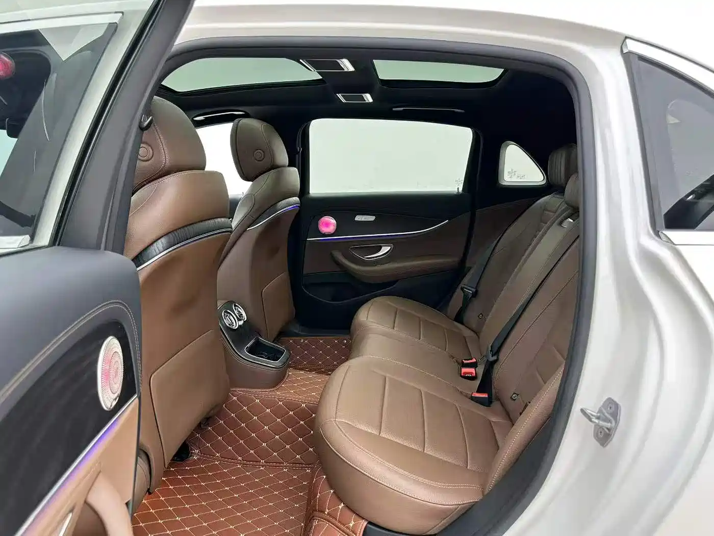 Mercedes-Benz E-Class 2021 E 300 L Sport Fashion фото 8