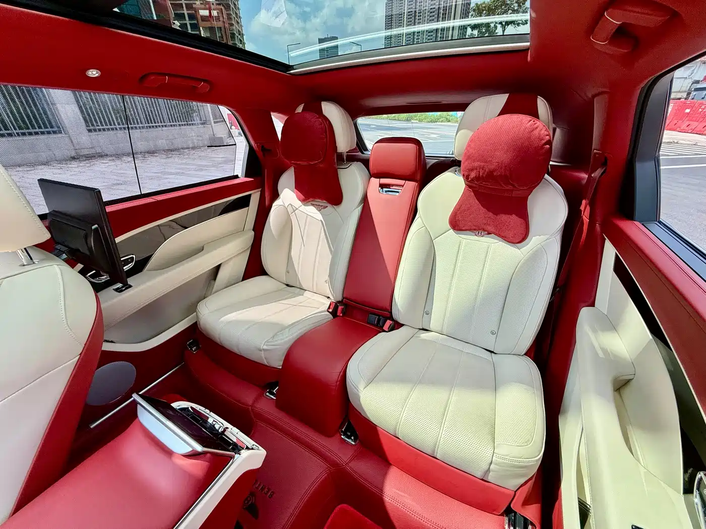 Bentley Bentayga 2025 2024 4.0T V8 Long Wheelbase