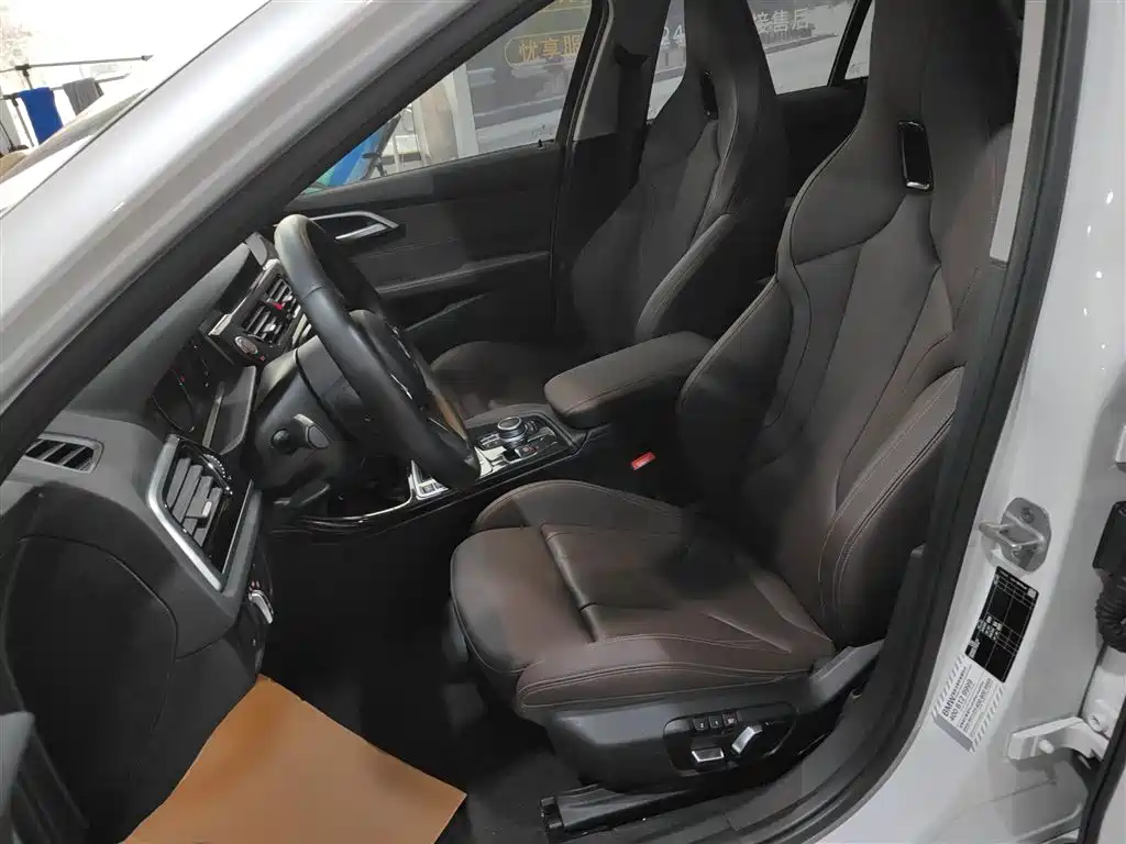 BMW 1 Series 2021 125i M Sport Black Night Edition фото 15