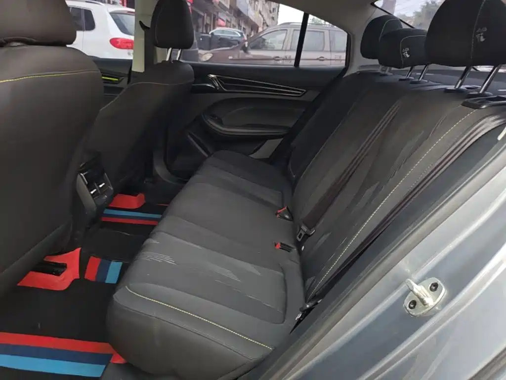 Photo 17 - Roewe i5