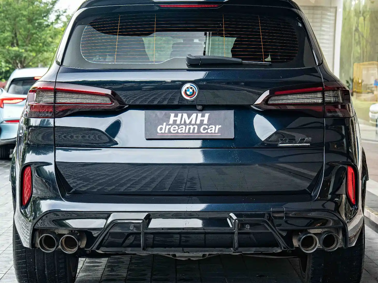 Photo 8 - BMW X5 M