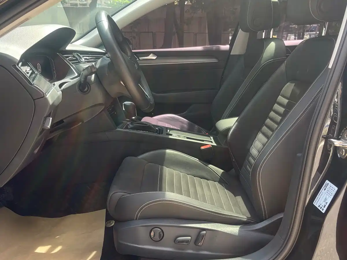 Volkswagen Magotan 2020 330TSI DSG Luxury фото 9