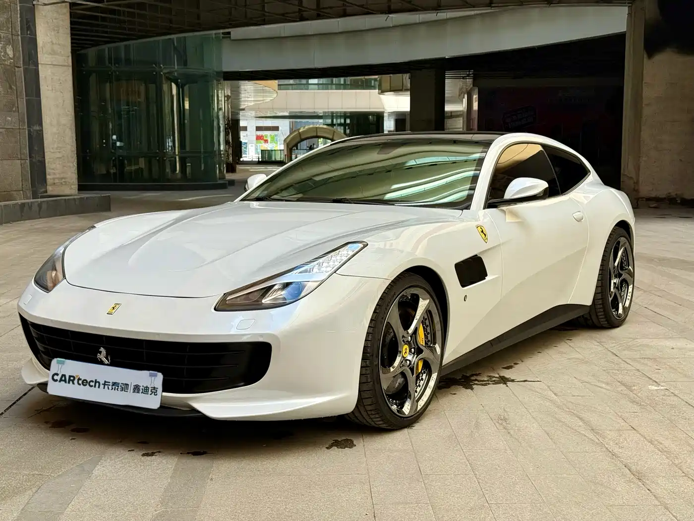 Ferrari GTC4Lusso 2018 2017 3.9T V8