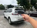 Фото 9 - Ford Edge
