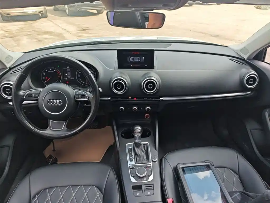 Audi A3 2016 Limousine 35 TFSI Leadership фото 6