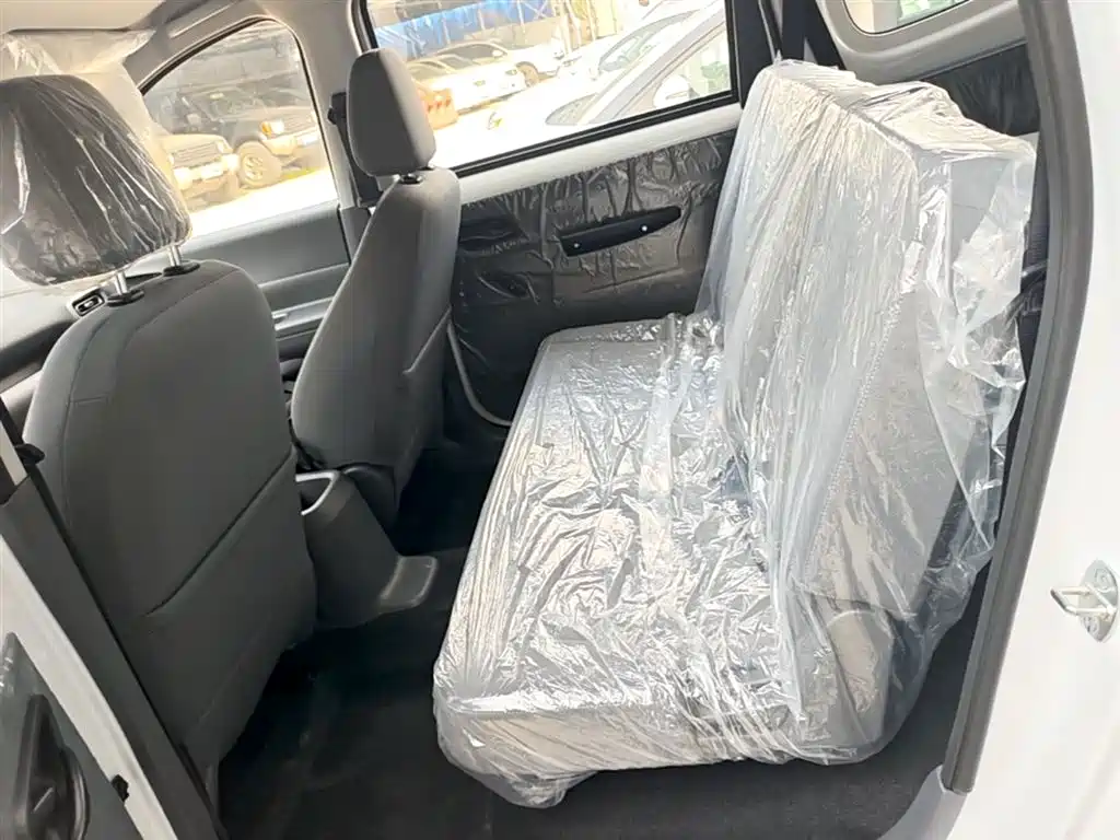 Фото 17 - Wuling Motors Wuling Hongguang New Energy