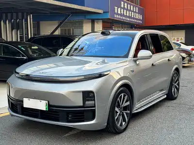 Li Auto L8