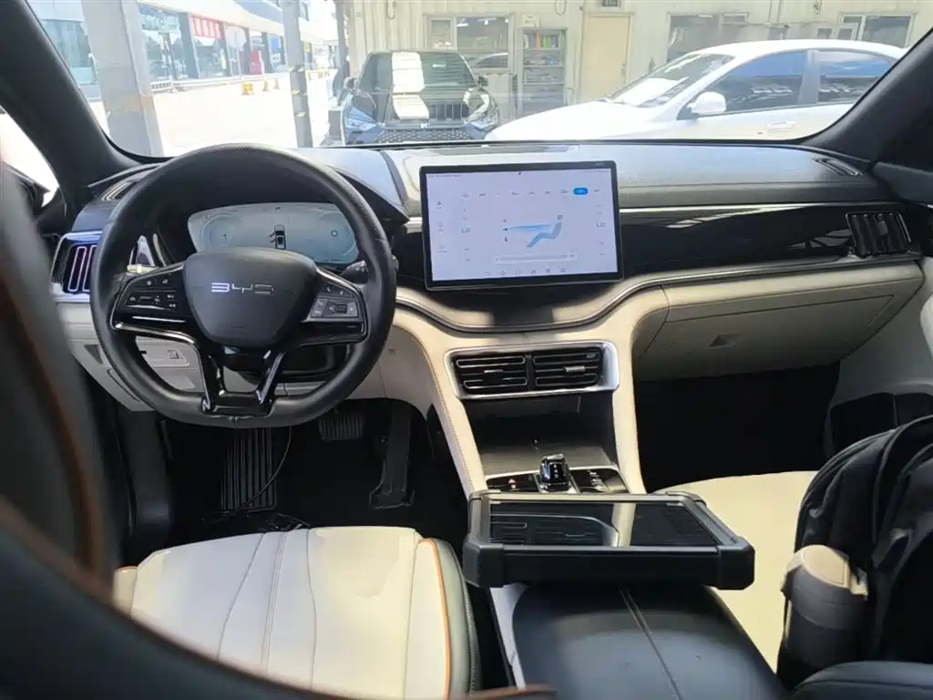 BYD Song PLUS PHEV 2024 Glory Edition DM-i 110km Flagship фото 10