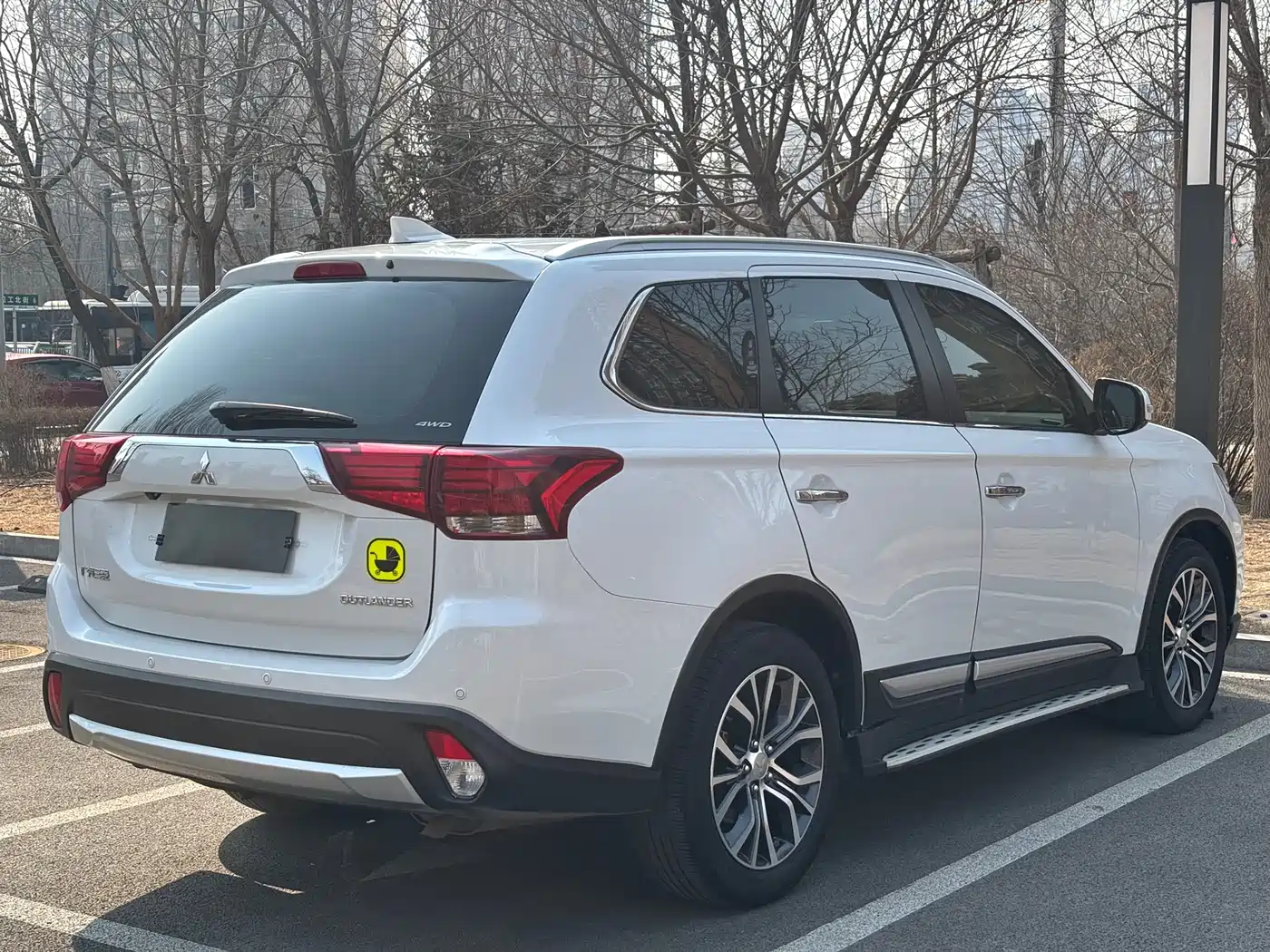 MITSUBISHI OUTLANDER