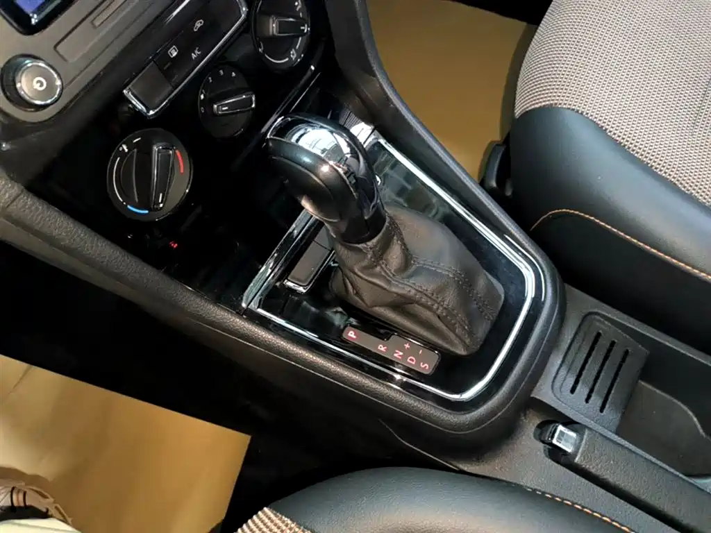 Volkswagen C-TREK 2018 1.5L Automatic Comfort фото 14