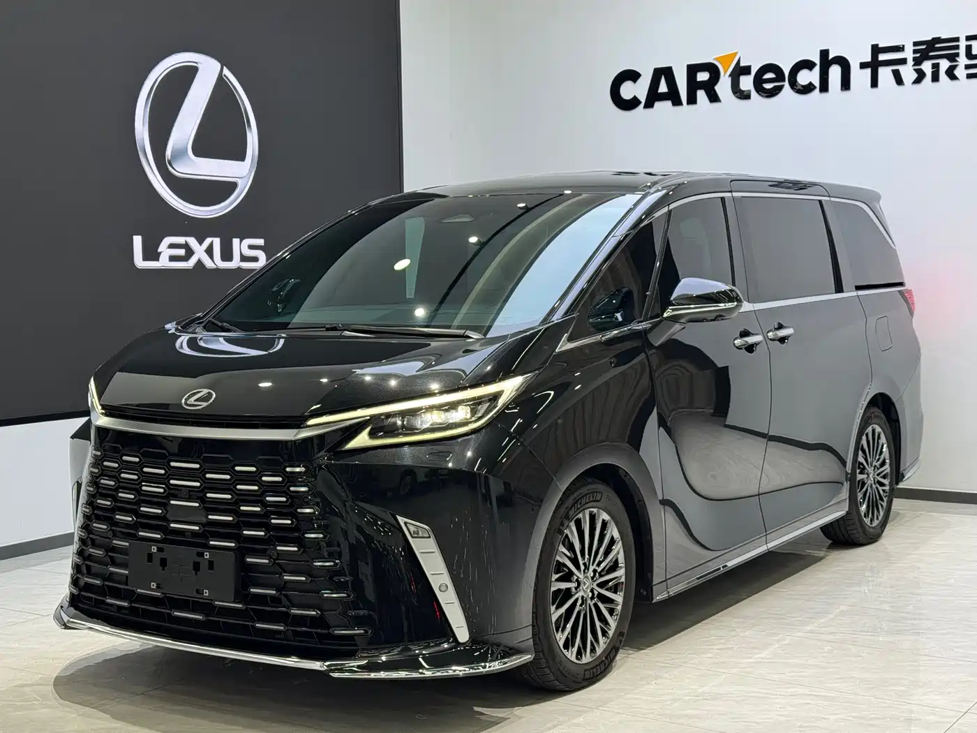 Lexus LM 2023 — пригон из Китая