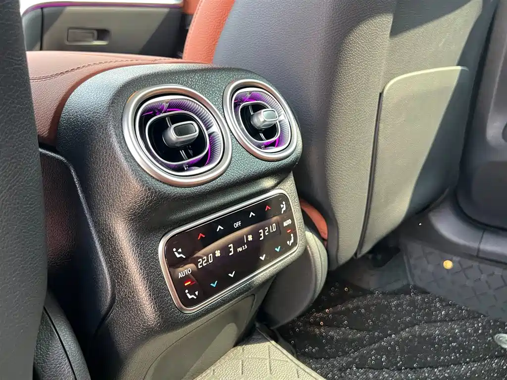 Mercedes-Benz GLC 2024 GLC 260 L 4MATIC Luxury 7-seater фото 13