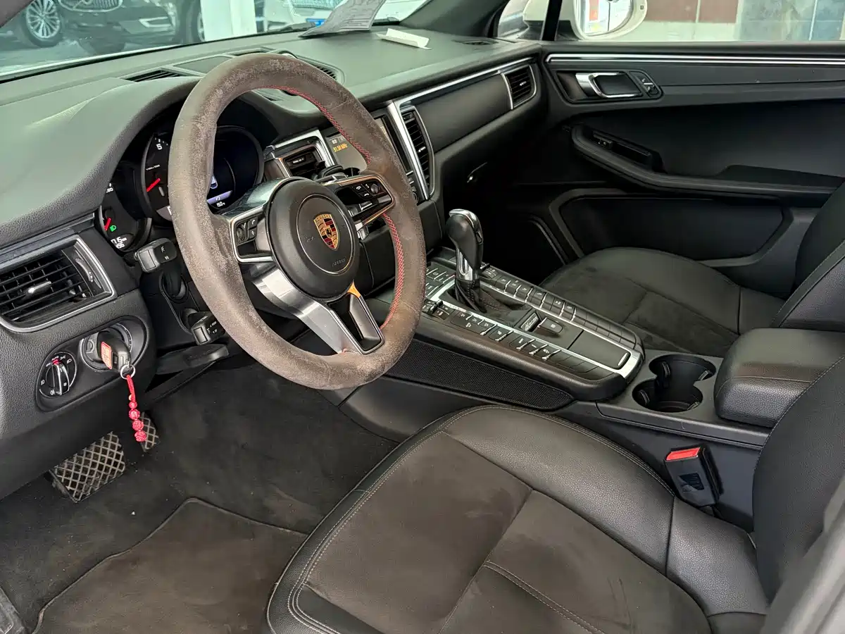 Porsche Macan 2016 Macan 2.0T фото 6