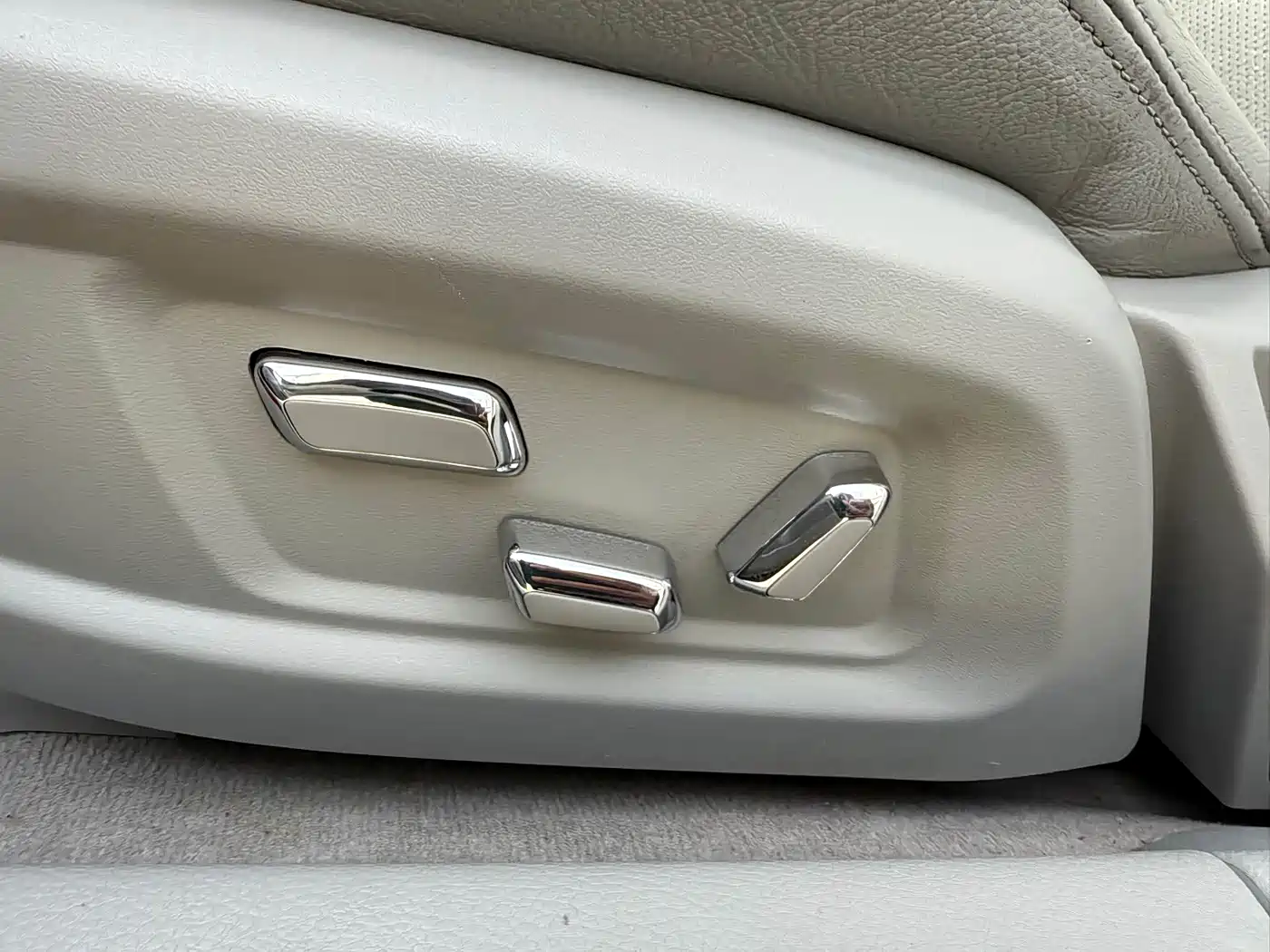 Hongqi H7 2015