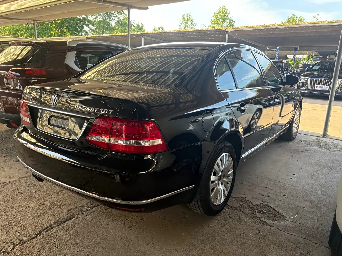 Volkswagen Passat Lingyu 2011 1.8T Automatic Luxury фото 6