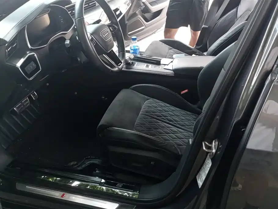 Audi A6L 2020 55 TFSI quattro Exclusive Dynamic фото 9