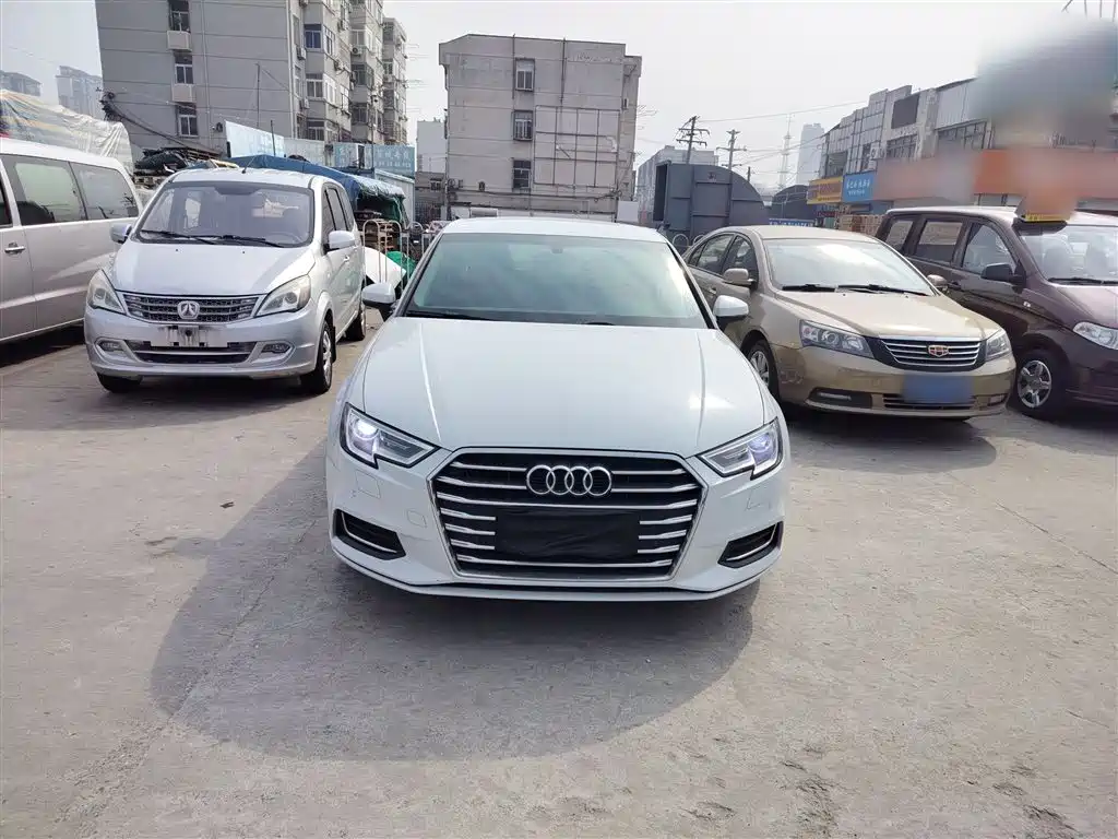 Audi A3 2019 Limousine 35 TFSI Progressive China VI фото 3