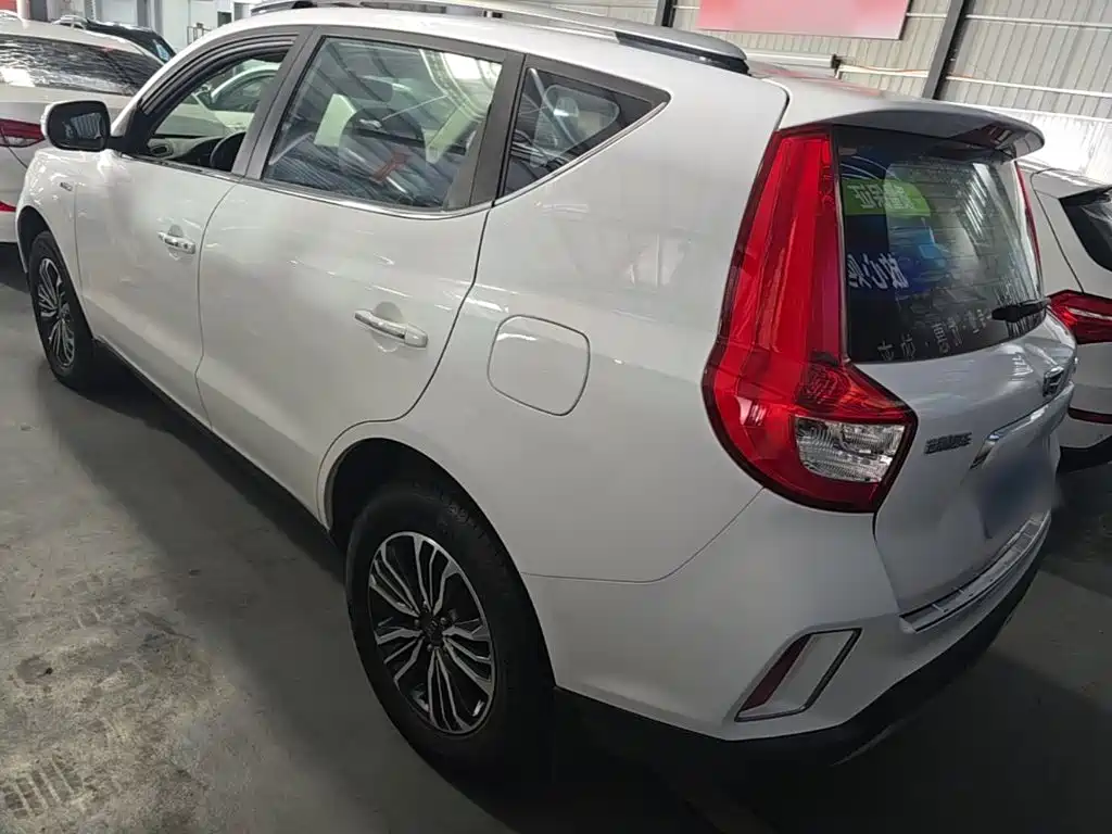 صورة 5 - Geely Emgrand X6