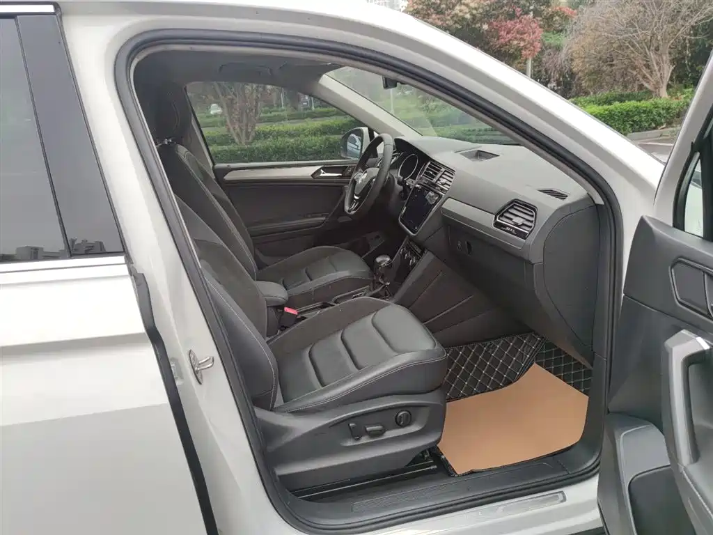 Volkswagen Tiguan L 2020 330TSI Auto 2WD Smart Luxury China VI фото 7