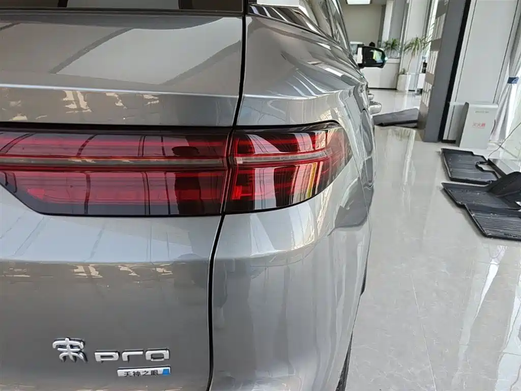 BYD Song Pro New Energy 2025 2nd Generation Smart Drive Edition DM-i 115KM Surpassing Type фото 8