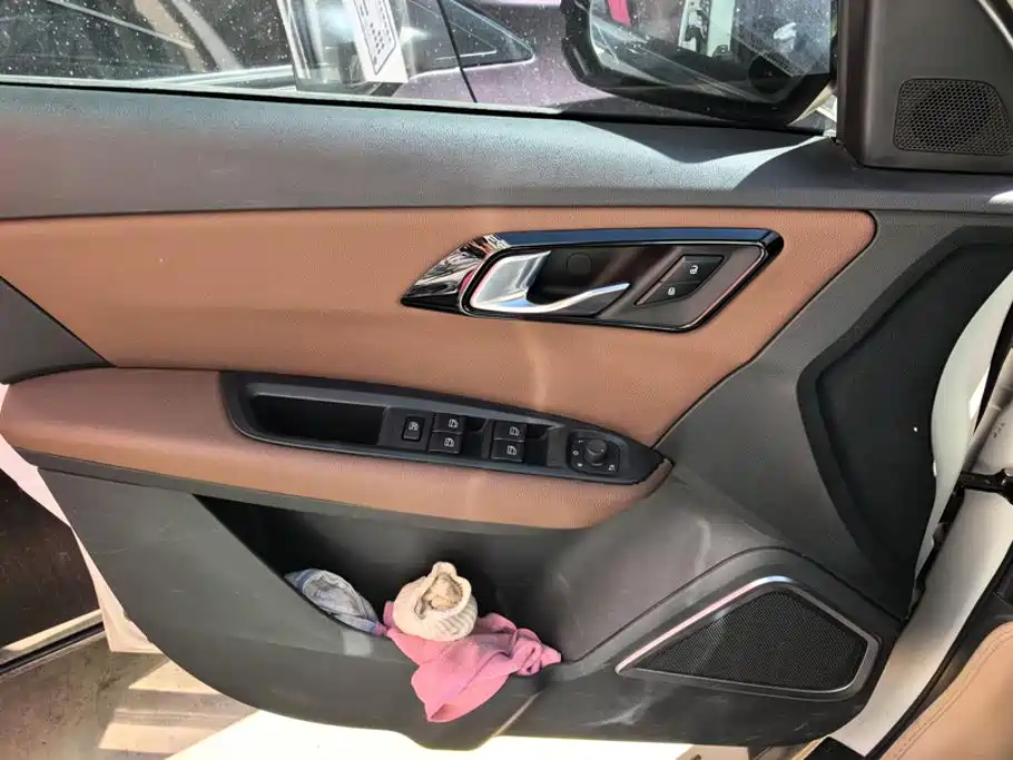 FAW Senya R7 2016 2016 1.6L Manual Premium