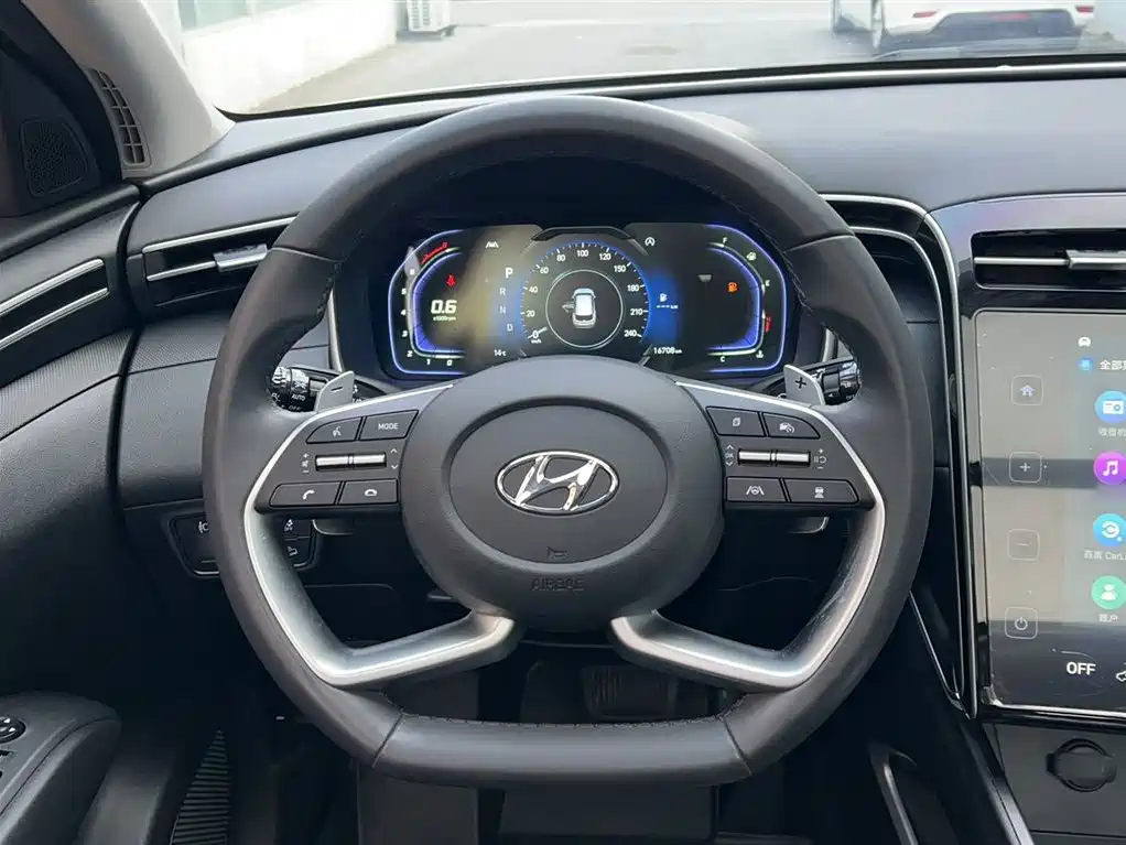 Hyundai Tucson 2023 Tucson L 1.5T Automatic 2WD DLX Luxury Edition фото 6