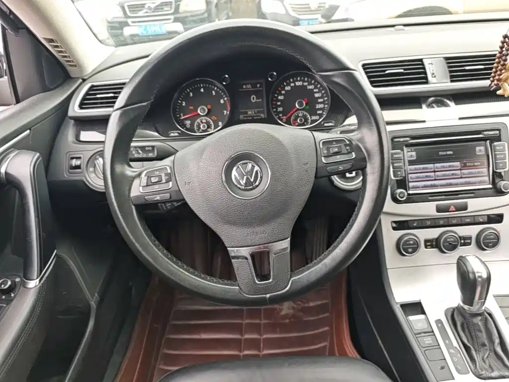 Фото 3 - Volkswagen Magotan