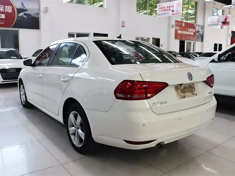 Volkswagen Lavida 2017 1.6L Manual Trend Edition фото 7