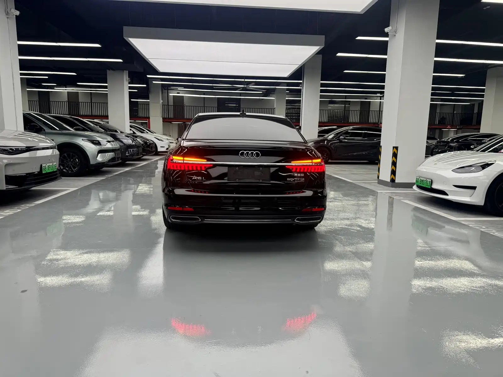 Фото 15 - Audi A6L