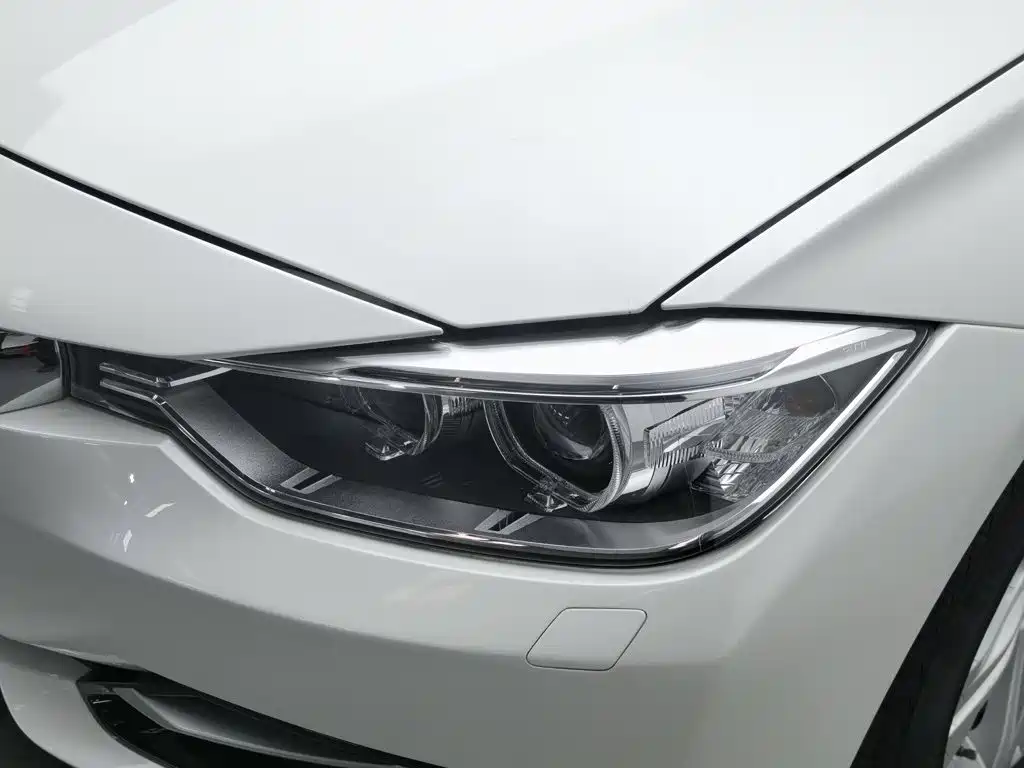 صورة 7 - BMW 3 Series (Import)