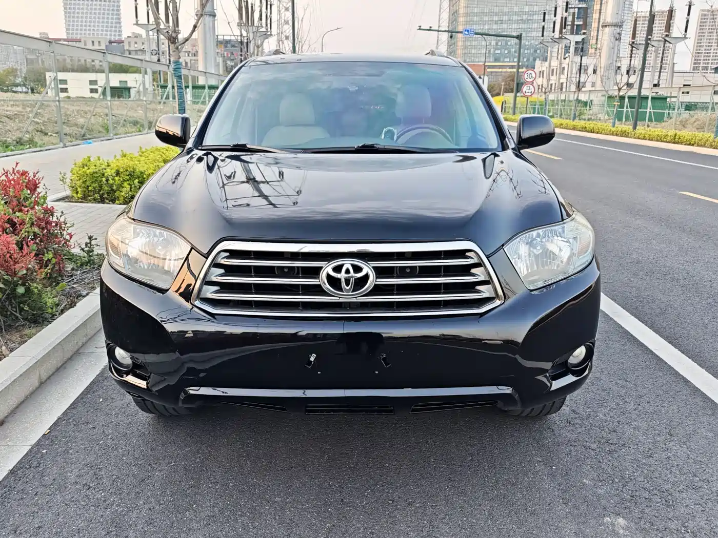 Toyota Highlander 2012 2.7L 2WD 7-Seater Luxury Edition фото 2