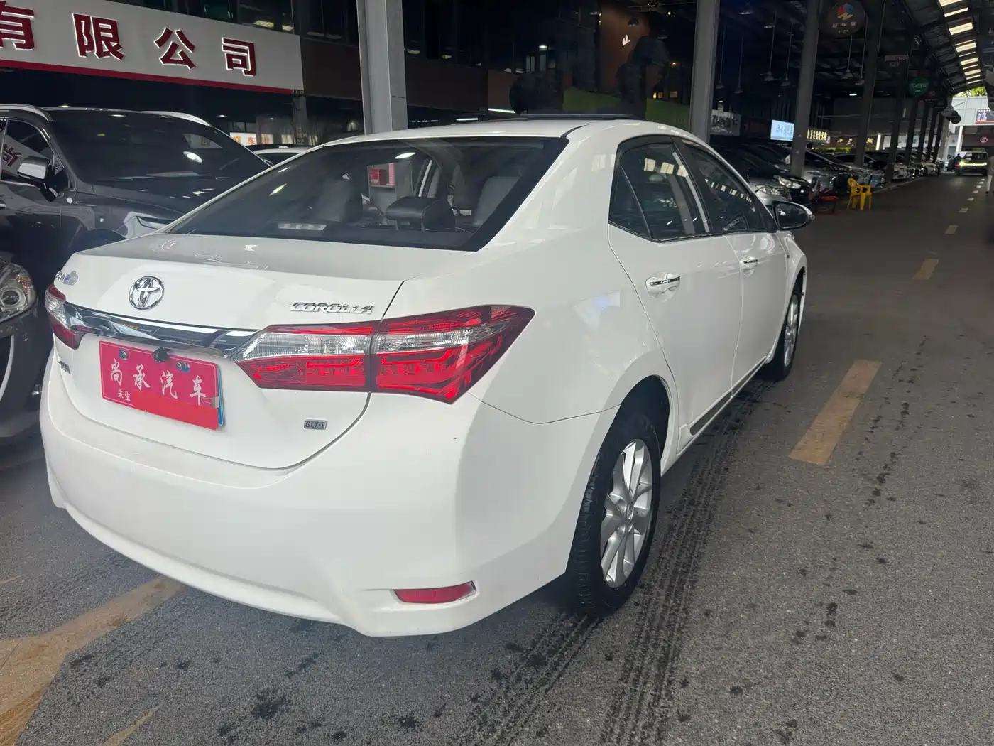 Toyota Corolla 2014 1.8L CVT GLX-i фото 5