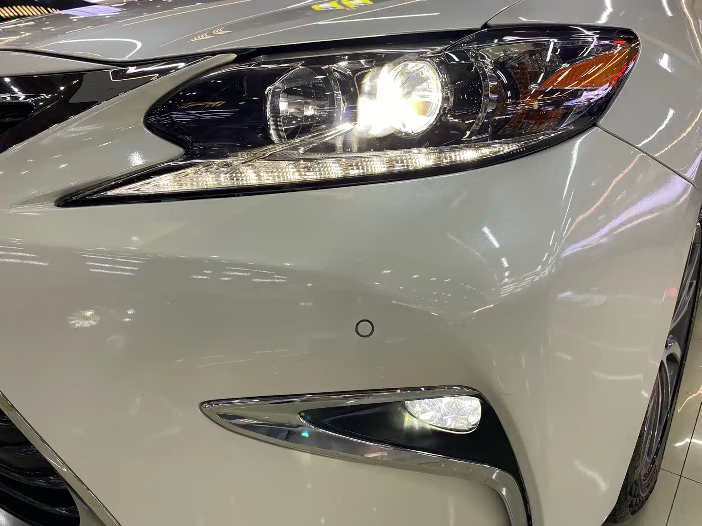 Lexus ES 2015 300h Comfort Edition фото 17