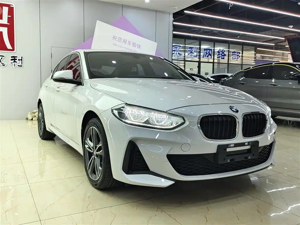 BMW 1 SERIES