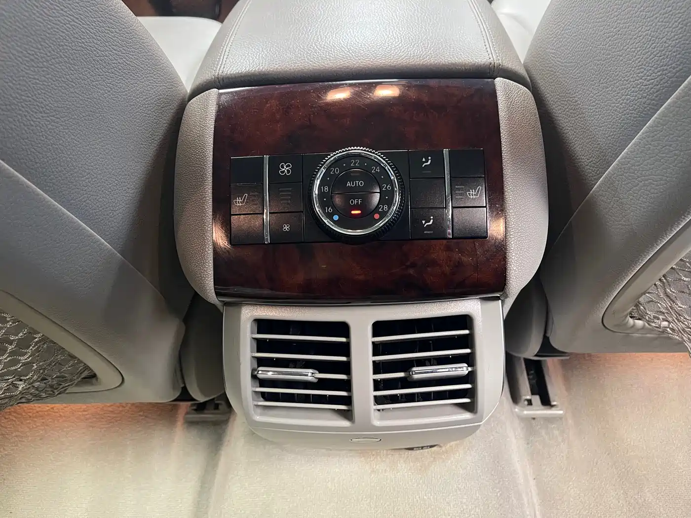 Mercedes-Benz R-Class 2010 R 350 L 4MATIC Grand Edition фото 20
