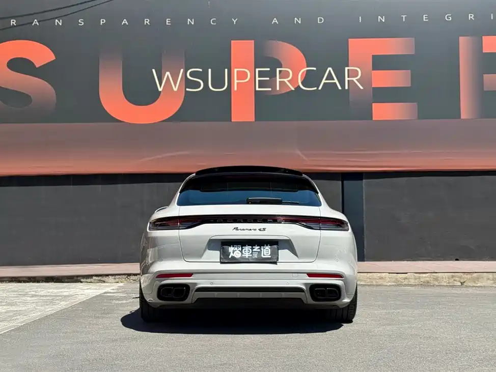 PORSCHE PANAMERA