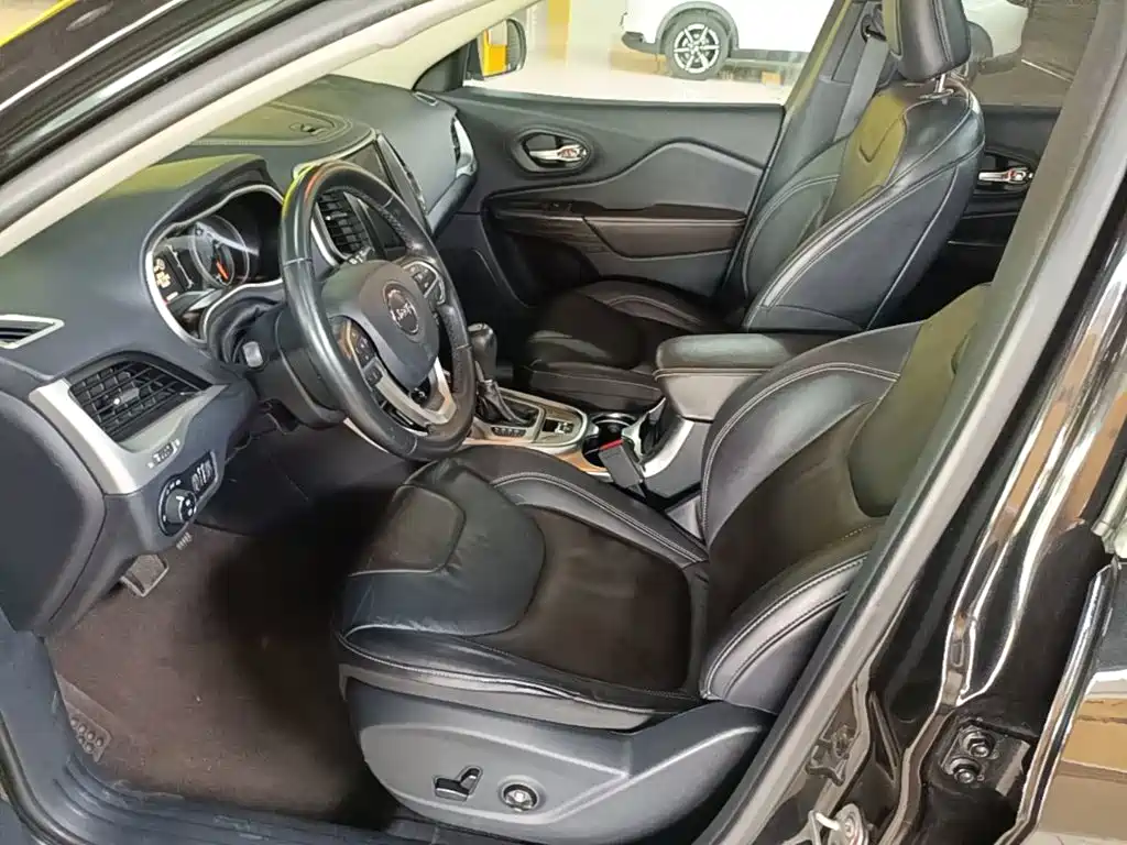 Jeep Cherokee 2016 2016 2.4L Leading Edition