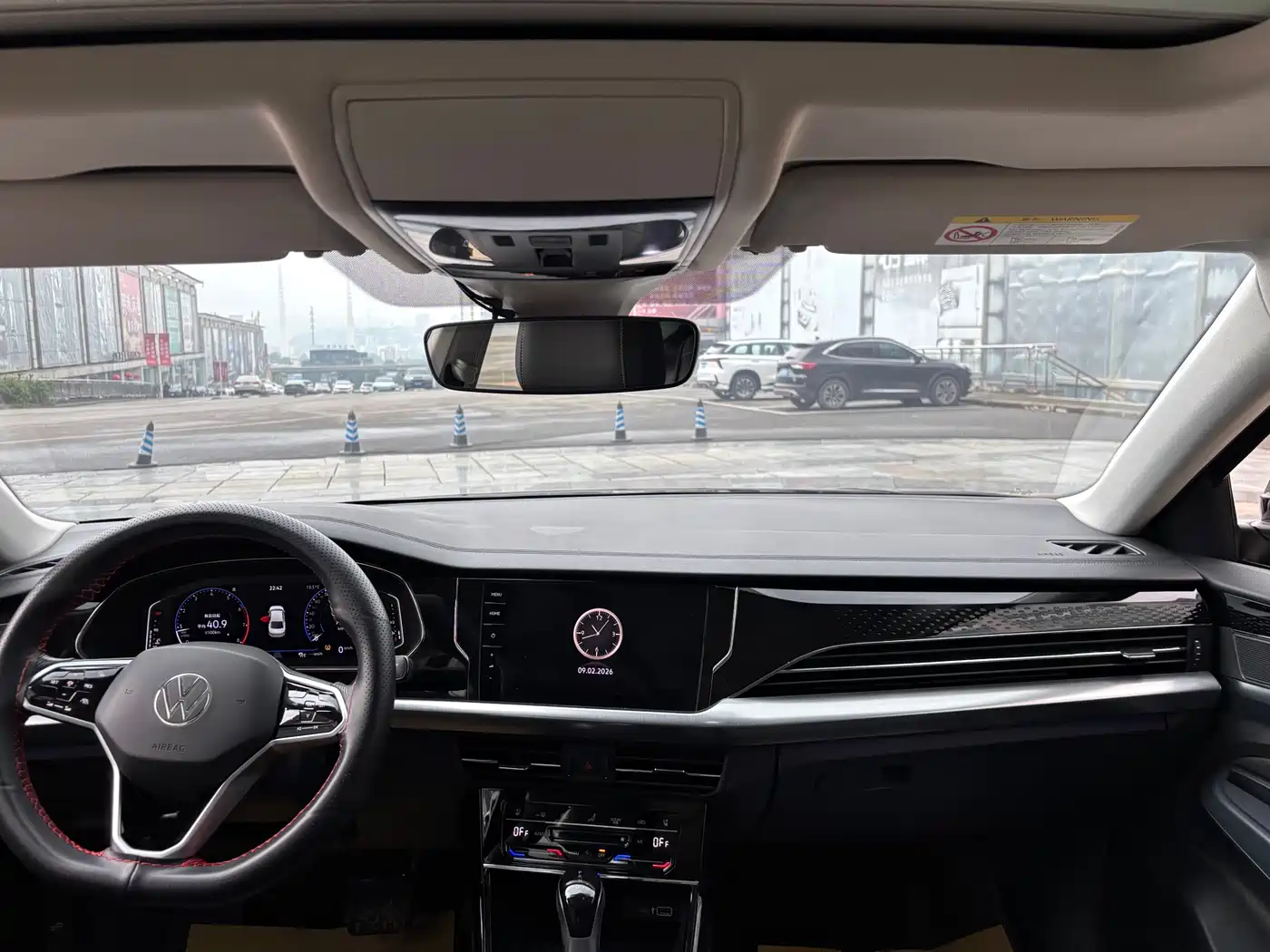 Volkswagen Passat 2023 330TSI Luxury Edition фото 16