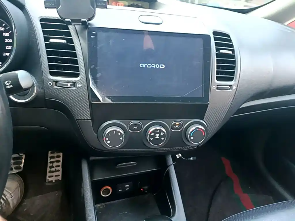 Photo 13 - Kia K3