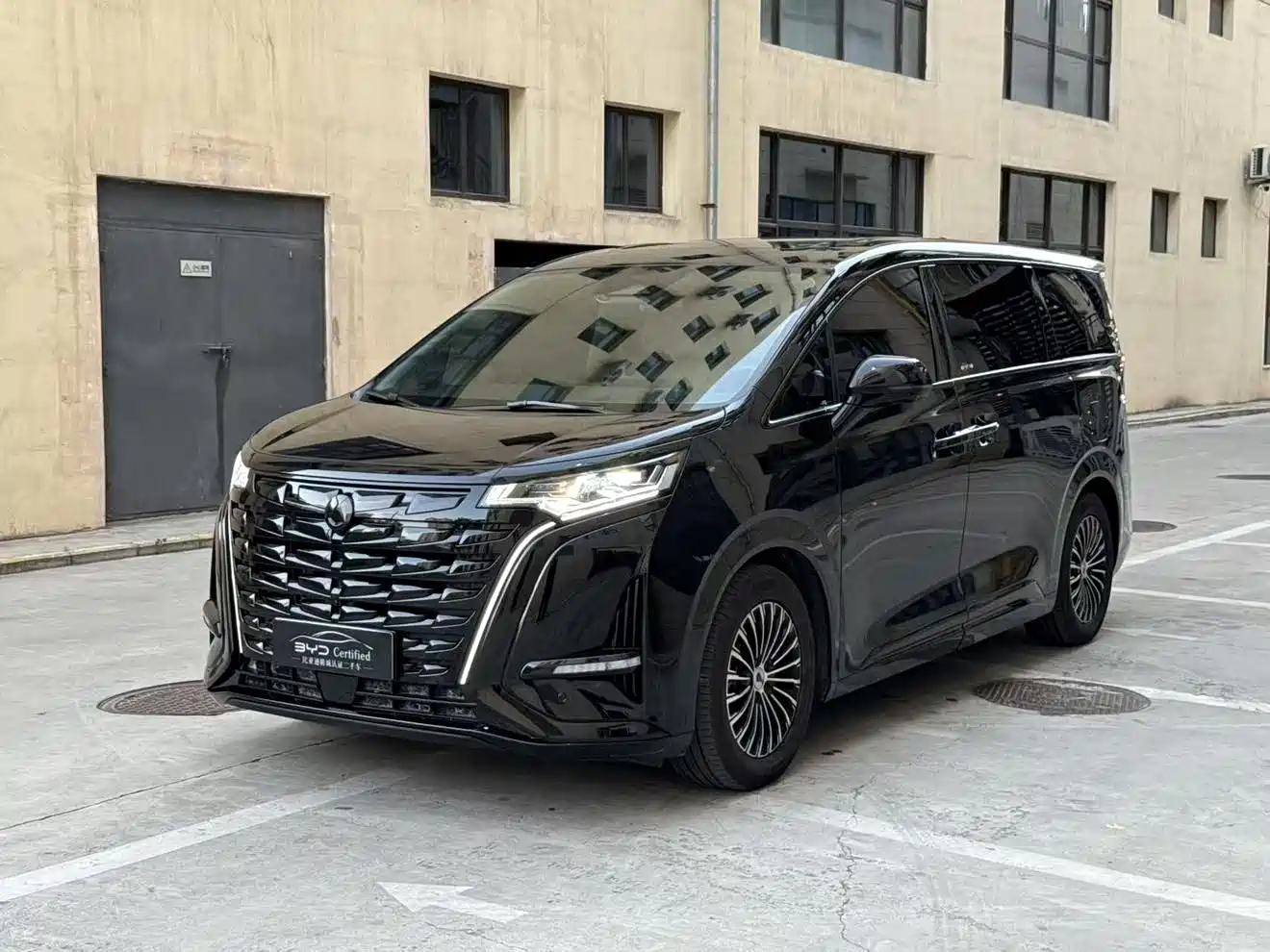 Denza D9 2024 DM-i 980 AWD Prestige