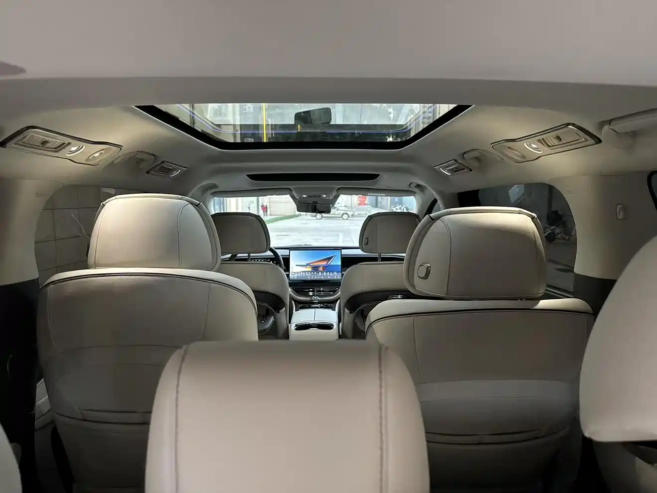 Denza D9 2024 DM-i 980 AWD Prestige фото 13