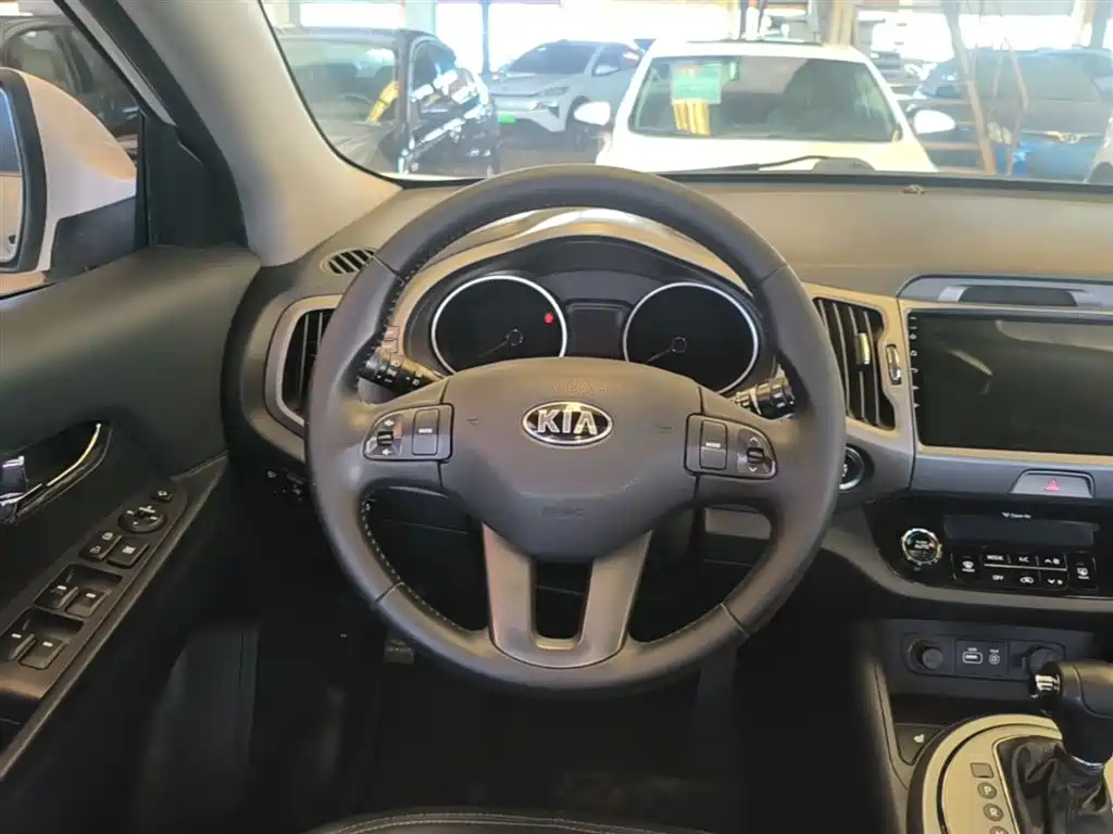 Kia Sportage 2015 2.0L Automatic 2WD DLX фото 11