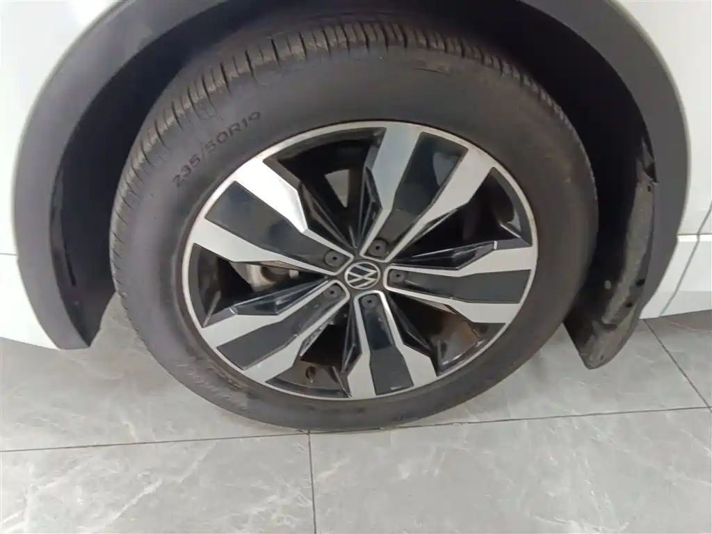 Volkswagen Tiguan L 2023 330TSI Auto 2WD R-Line Premium Edition фото 23